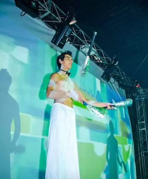 竹馬ショー