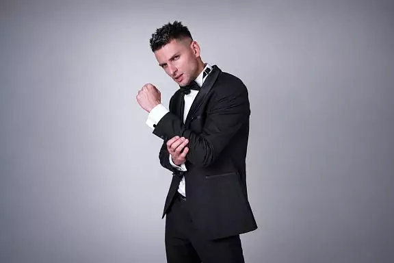 Presentador Maxim Kobzov