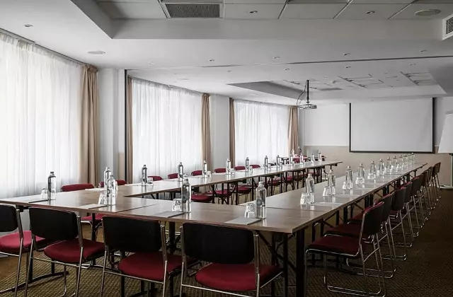 Novotel Санкт-Петербург Центр — Зал «Мадрид – Берлин»