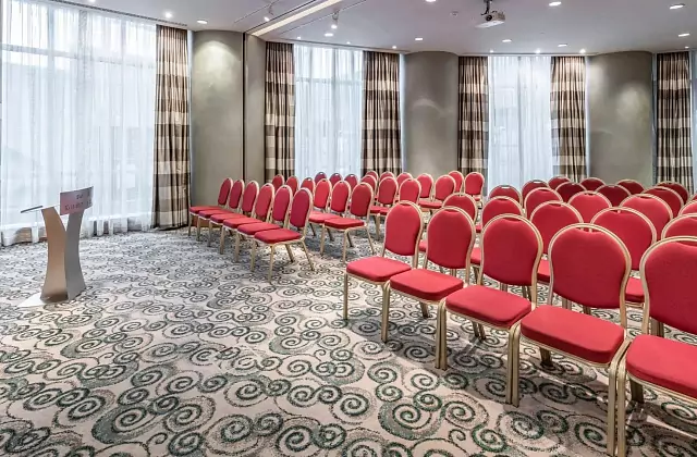 Swissôtel Krasnye Holmy Moskova — «Luzern + Cenevre» Salonu