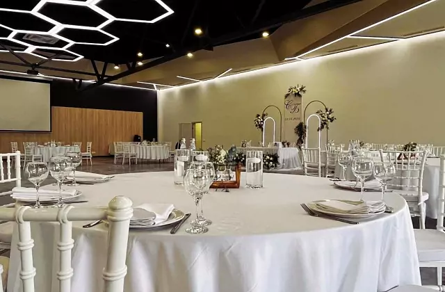 GOPARK HOTEL — Salon