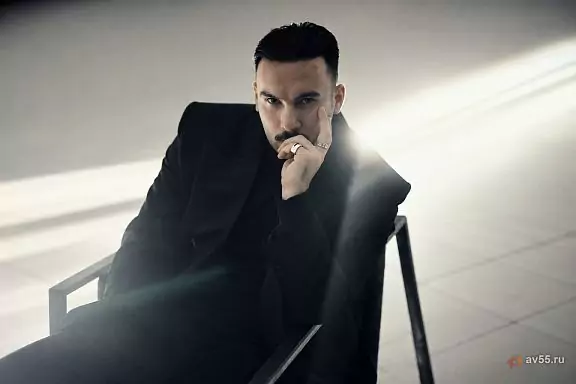 Sunucu Mark Mirzoyan