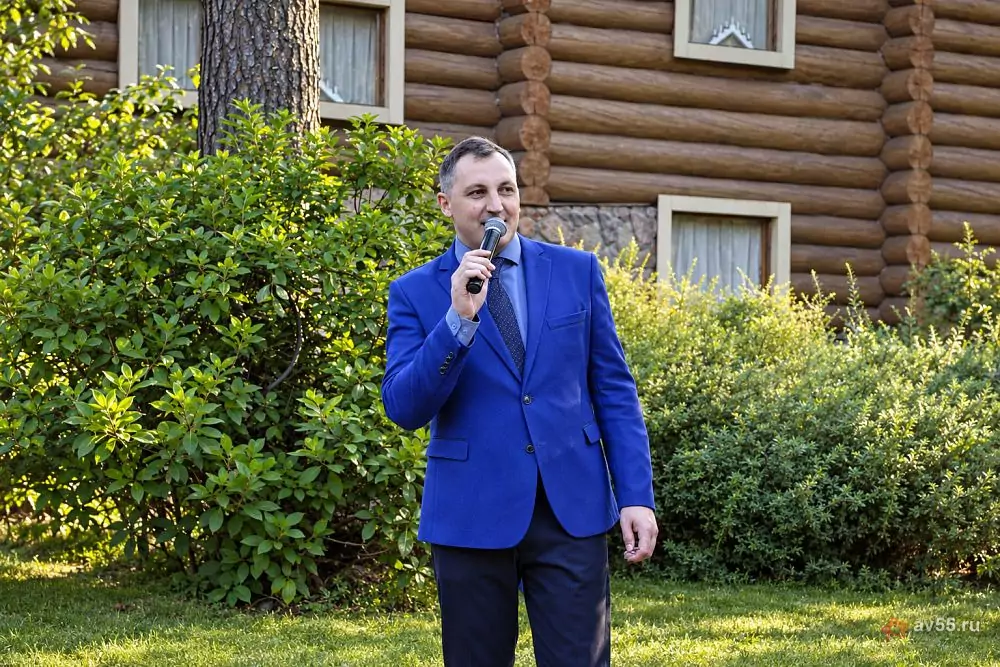 Sunucu Aleksandr Golubkov — fotoğraf 1