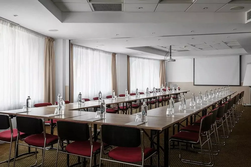 Novotel Saint-Pétersbourg Centre — Salle « Madrid – Berlin » — photo 1