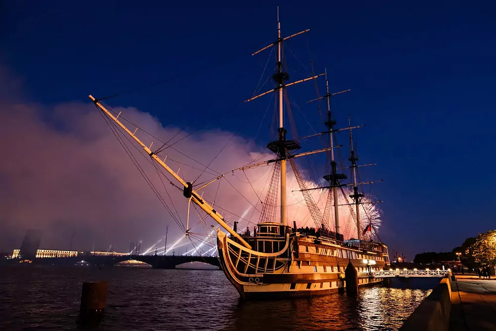 Frigate "Blagodat" — restaurant on the water — photo 1