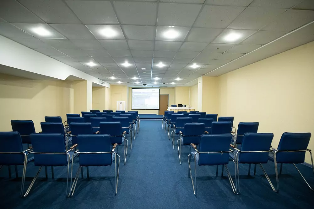Hotel «Okhtinskaya» — Saal «Auditorium» — Foto 1