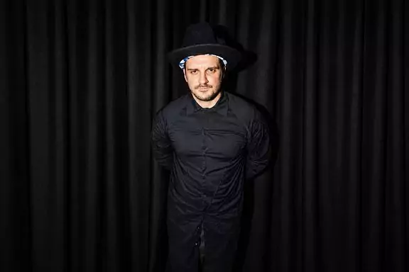 Presentador Nikita Dyuvbanov