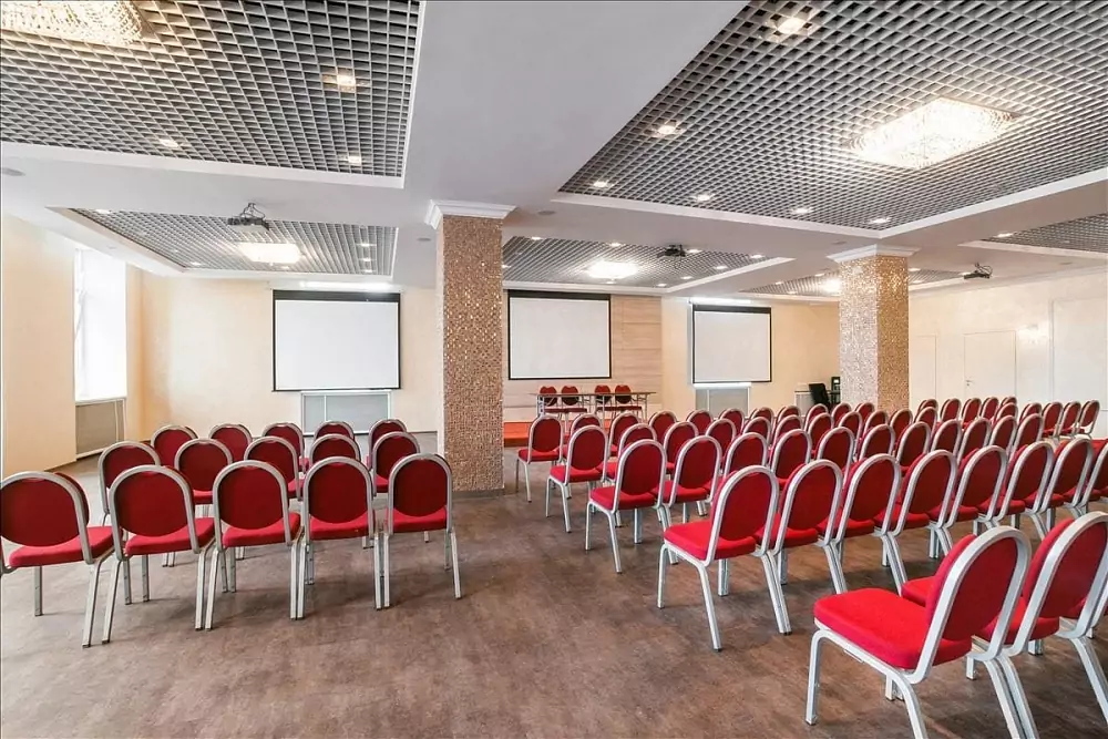 “Okhtinskaya” Hotel — “Assamblya” Hall — photo 1