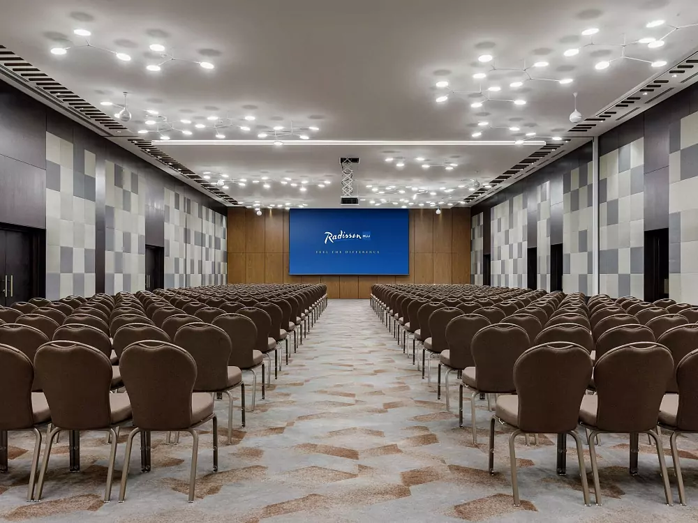 Radisson Blu Olympiyskiy — Salón de Baile — foto 1