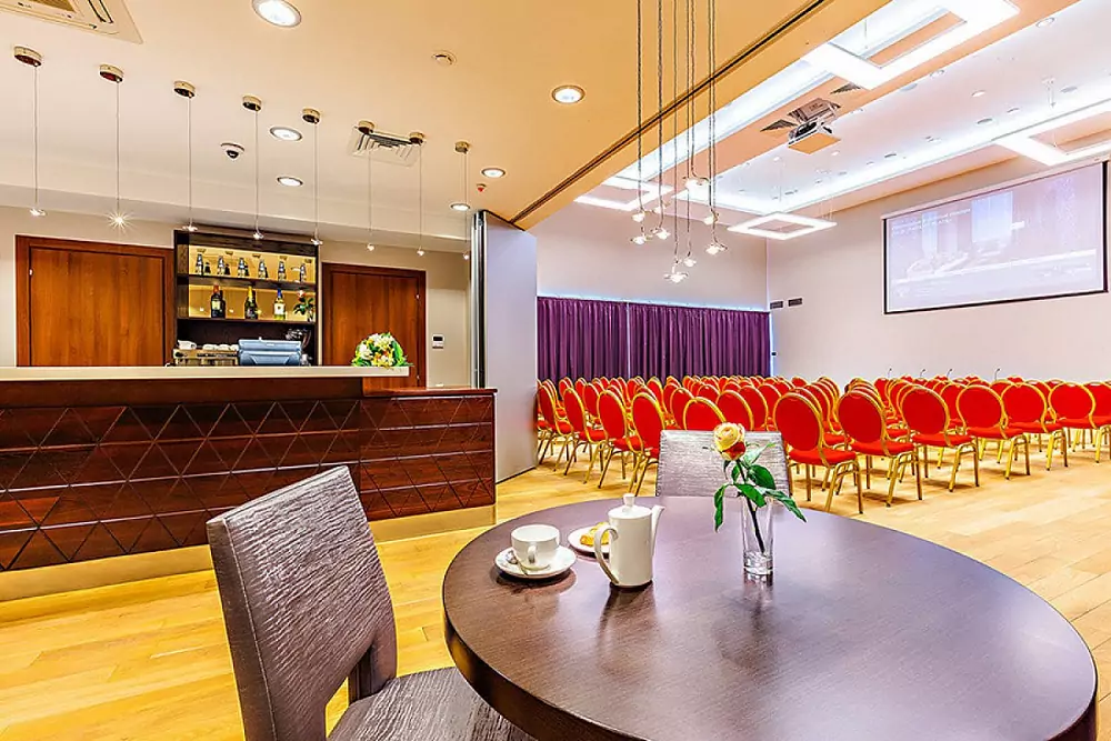 Konferenzsaal – Raikin Plaza Hotel – Foto 1