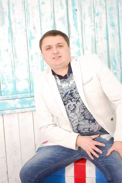 Диджей Алексей Попов