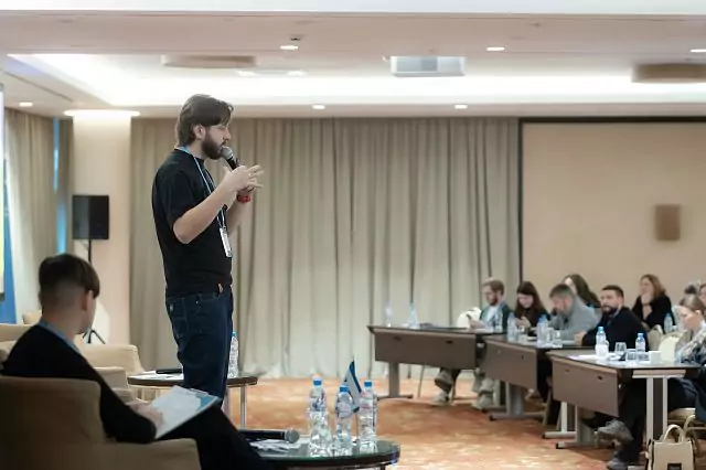 Спикер по клиентскому сервису Роман Нохрин