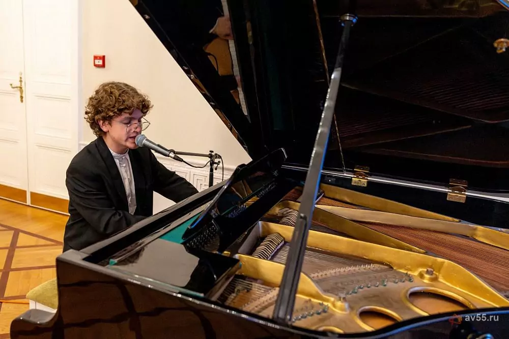 Le pianiste et chanteur Ivan Evtin — photo 1