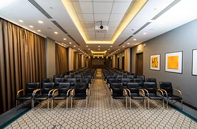 DoubleTree by Hilton — Golden Hall