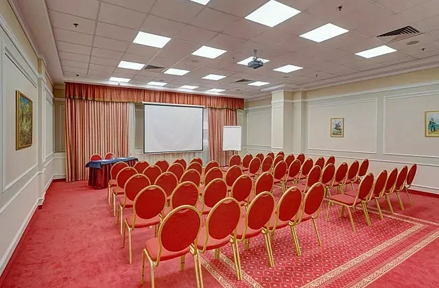 Borodino Congress Hotel — Sala de conferencias «Raevsky»