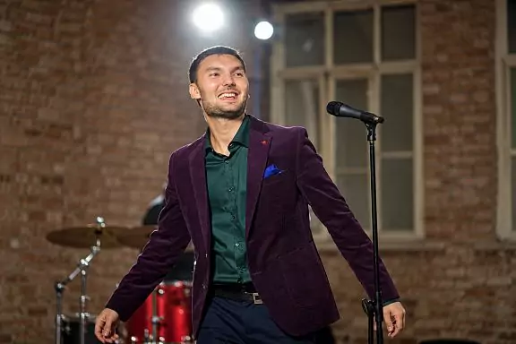 Sänger Evgeny OKunev