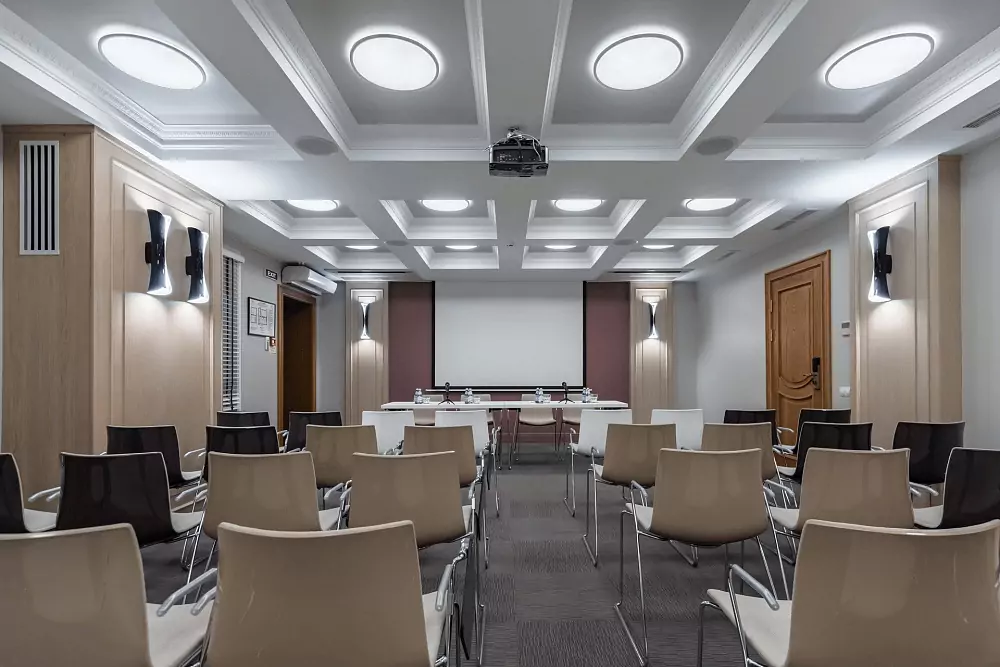 Hotel «Helvetia» — Sala de conferencias «Basilea» — foto 1
