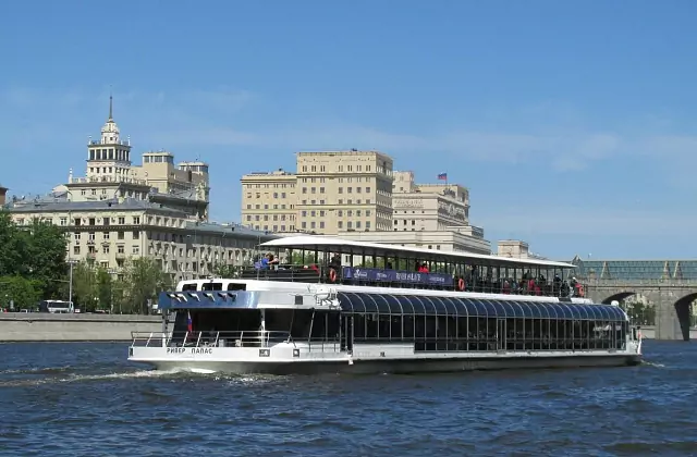 Теплоход River Palace