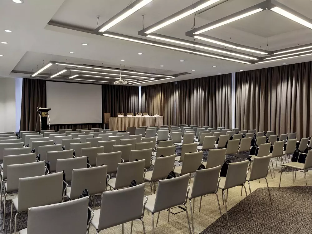 Novotel Aeroport Şeremetyevo — «İlyuşin» Salonu — fotoğraf 1