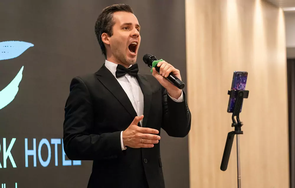 司会者ウラジーミル・クリショフ — 写真 1