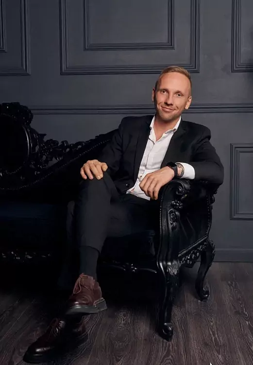 司会者 ヴァディム・フェドセーエフ — 写真 1