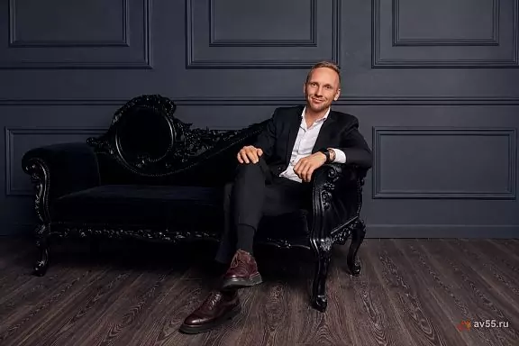 Moderator Vadim Fedoseev
