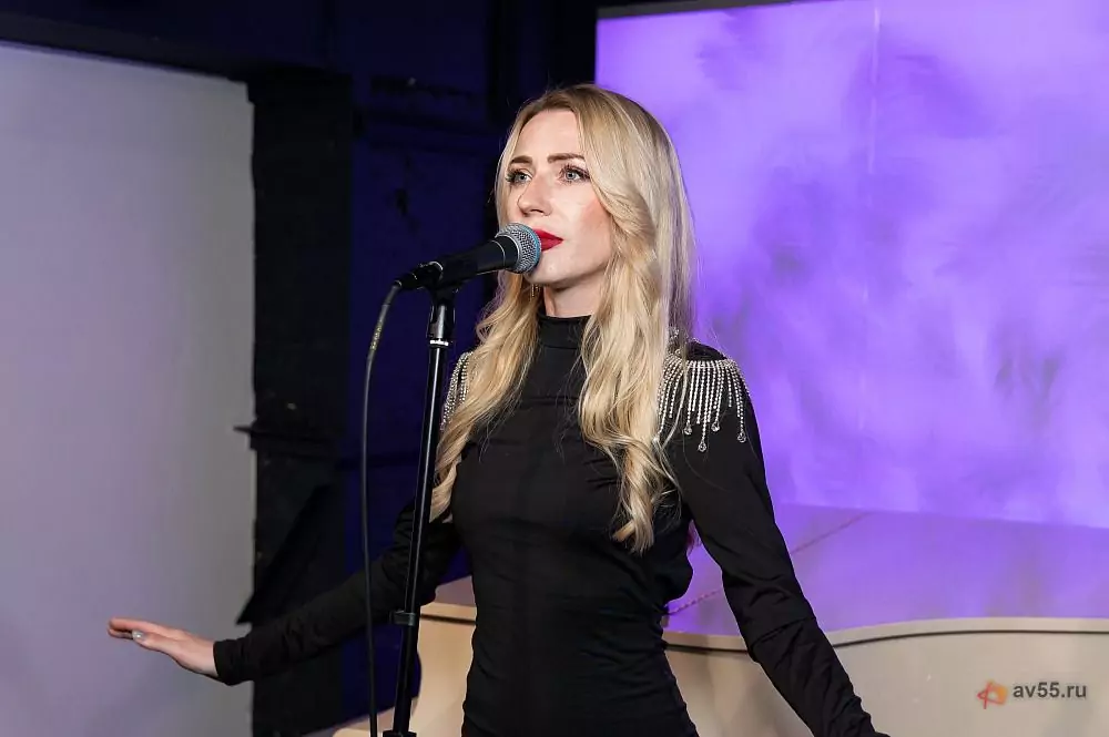 Vocalist Inna Kalinina — photo 1
