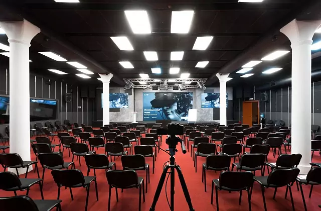 Start Hub — Espace sphérique à Krasny Oktiabr
