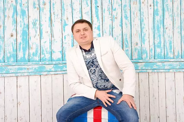 Диджей Алексей Попов