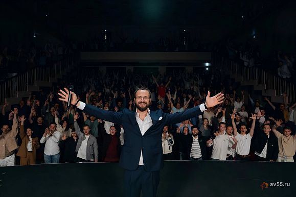 Спикер по продажам Михаил Гребенюк