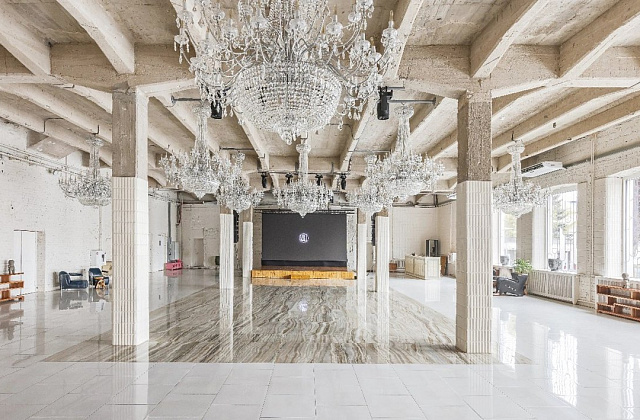 LOFT HALL #1 — Royal Blanc