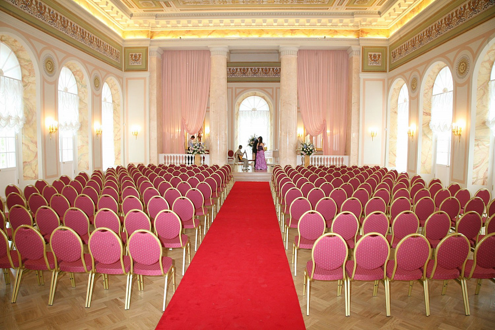 Catherine Palace — Hall on the Island Pavilion, St. Petersburg: banquet for up to 150 guests. We organize corporate events, New Year celebrations or conferences at this venue turnkey — selection and estimate free of charge.
