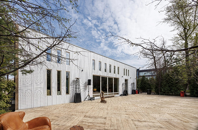 LOFT HALL #5 — Small